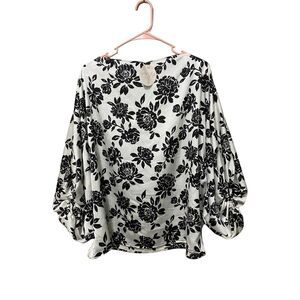 Vine & Love NWT Black White Floral Classy Blouse Size Large